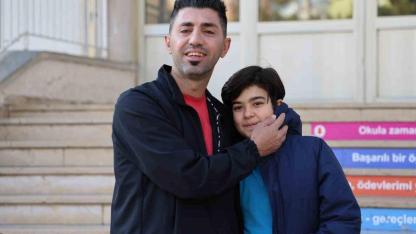 Öğrencisinin hayatını Heimlich manevrasıyla kurtardı