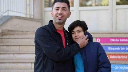 Öğrencisinin hayatını Heimlich manevrasıyla kurtardı