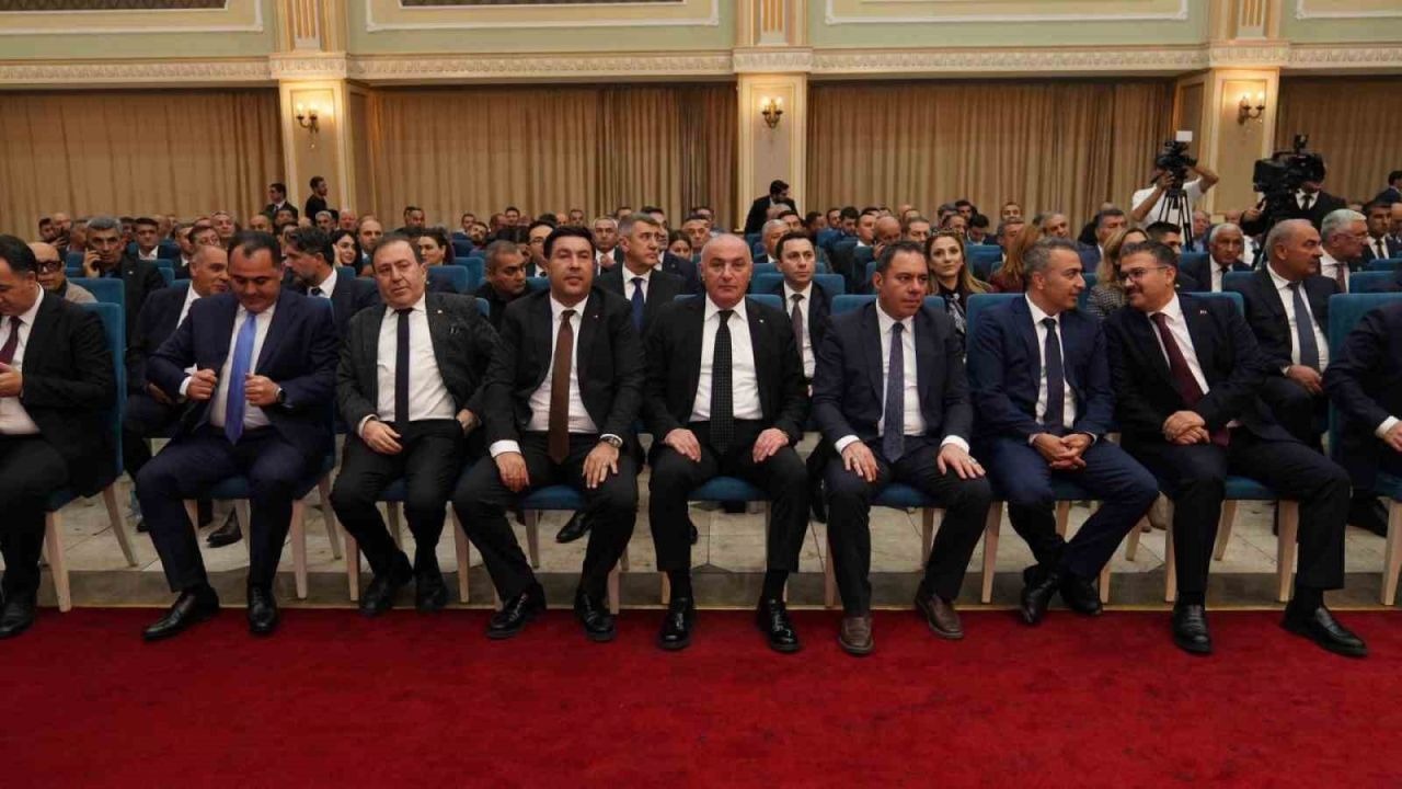 Özakalın, Türkiye-Azerbaycan bölgesel iktisadi forumunda konuştu