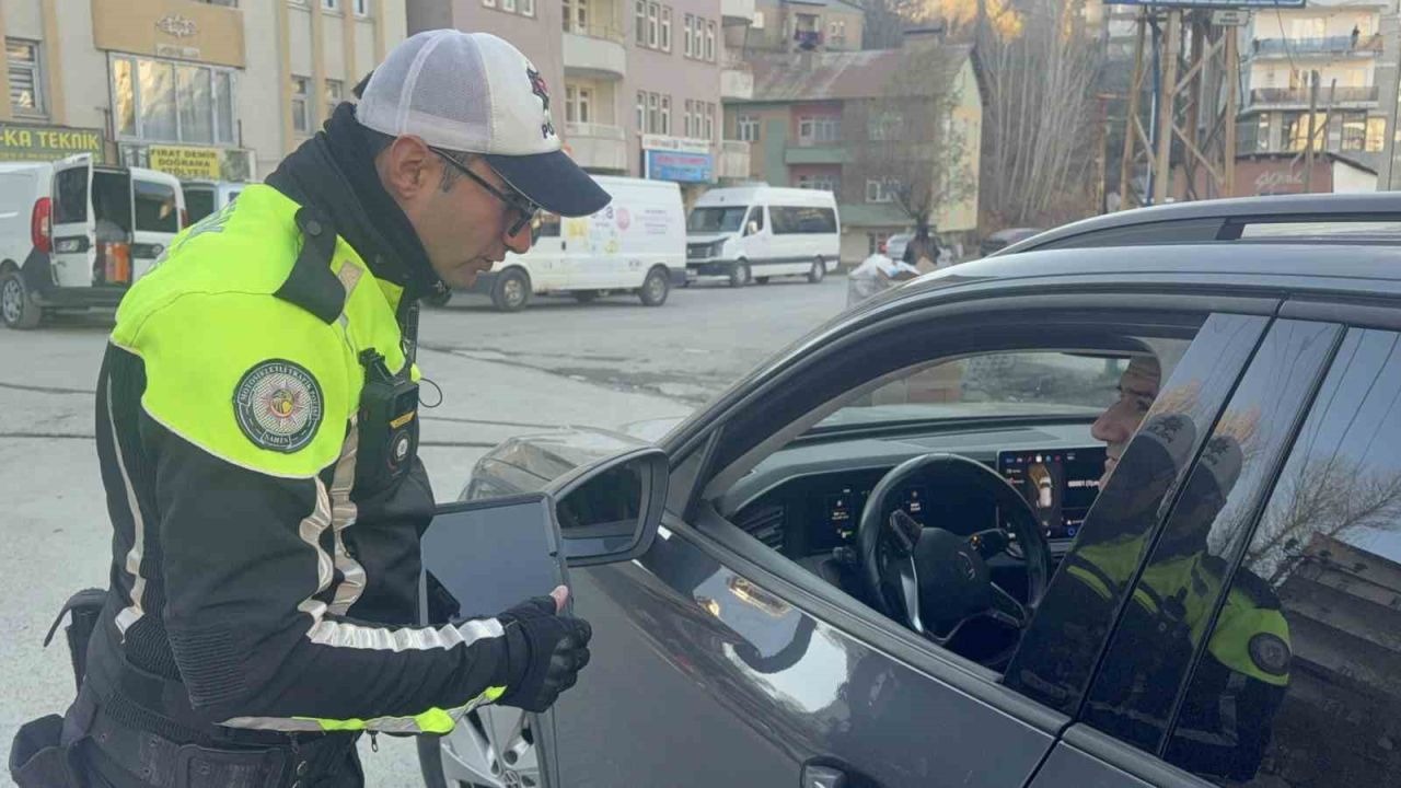 Polis Hakkari’de huzur denetimi yaptı