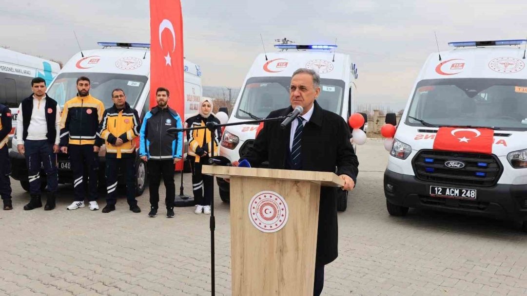 Sağlık Bakanlığı Bingöl’e 5 yeni ambulans ve 2 UMKE aracı tahsis etti