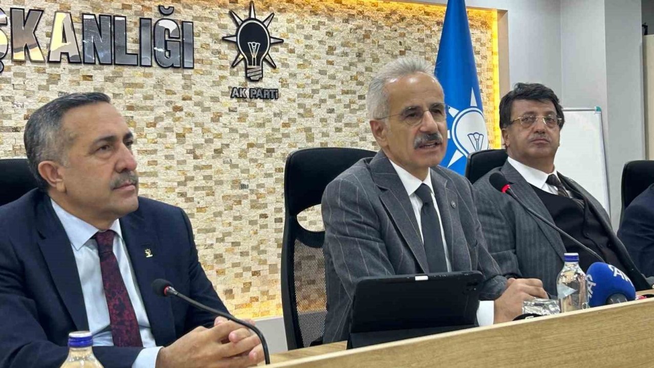 Ulaştırma ve Altyapı Bakanı Uraloğlu, Van’a geldi