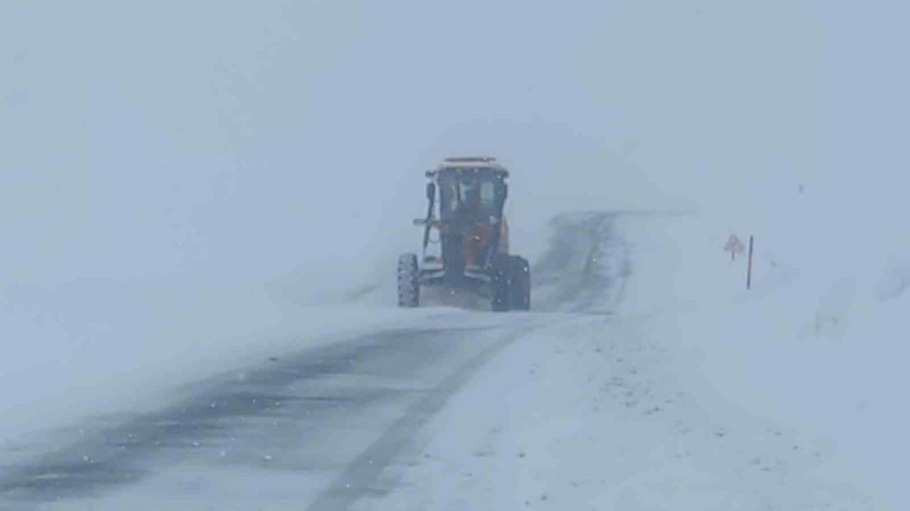 Van’da 28 yerleşim yerinin yolu ulaşıma kapandı