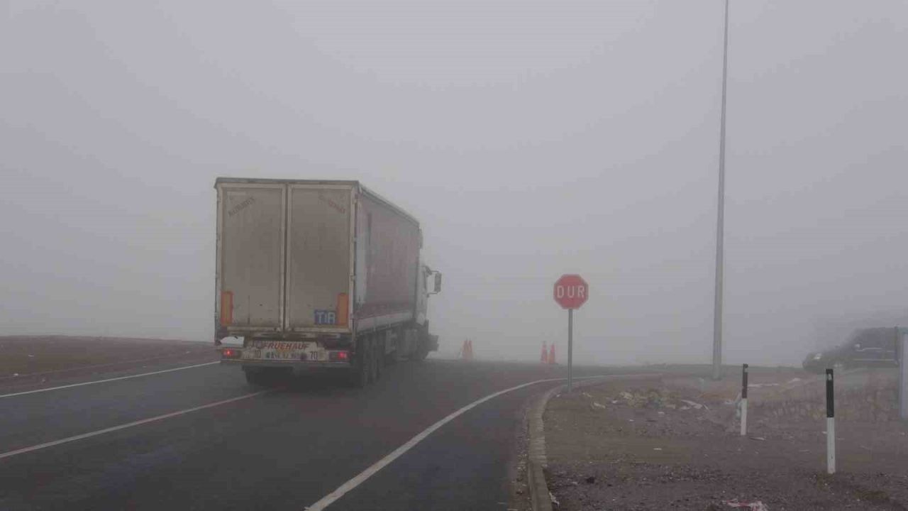 Yoğun sis ulaşımı olumsuz etkiledi