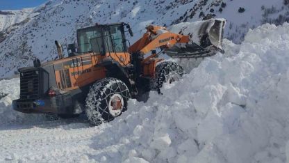 Van-Çatak yolu kontrollü olarak ulaşıma açıldı