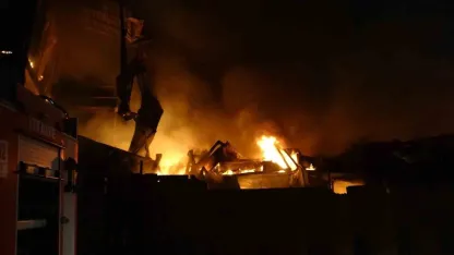 Malatya’da şantiyede korkutan yangın: 2 yaralı