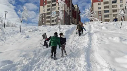Okullar 1 gün tatil edildi