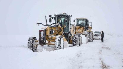 Van’da 363 yerleşim yerinin yolu kapandı