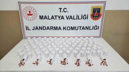 Malatya’da 5 bin 561 adet sentetik ecza hap ele geçirildi