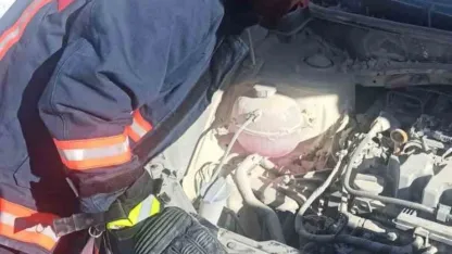 Van’da seyir halindeki otomobil yandı