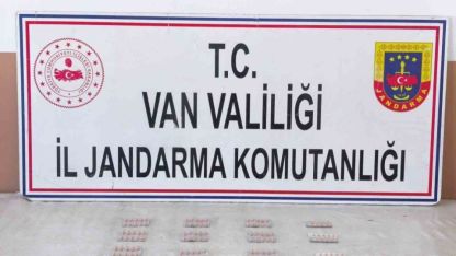 Van’da kaçak akaryakıt ve sentetik hap ele geçirildi