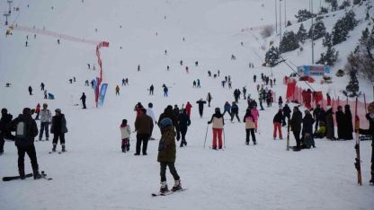 Ergan Kayak Merkezi sömestirde doldu taştı