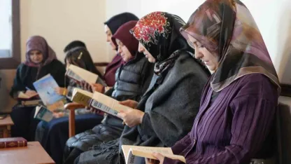 Erzurum’un kitap kurdu ev hanımları: Martin Eden’i de okuyorlar İlber Ortaylı’yı da