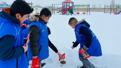 Diyadin'de yürütülen "Kış Kulübü" programı kapsamında sokak hayvanları unutulmadı