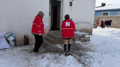 Ağrı Dağı eteklerinde Kızılay’dan gönülleri ısıtan yardım