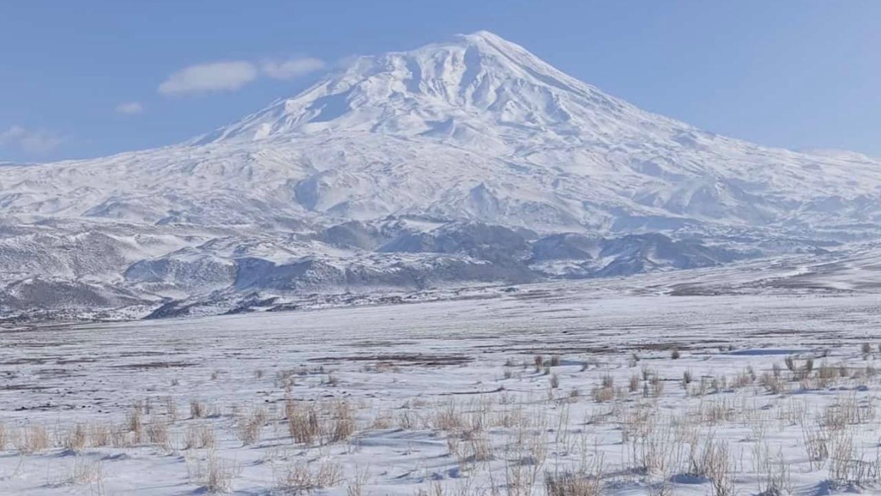 Ağrı Dağı’nın karlı görüntüsü hayran bırakıyor