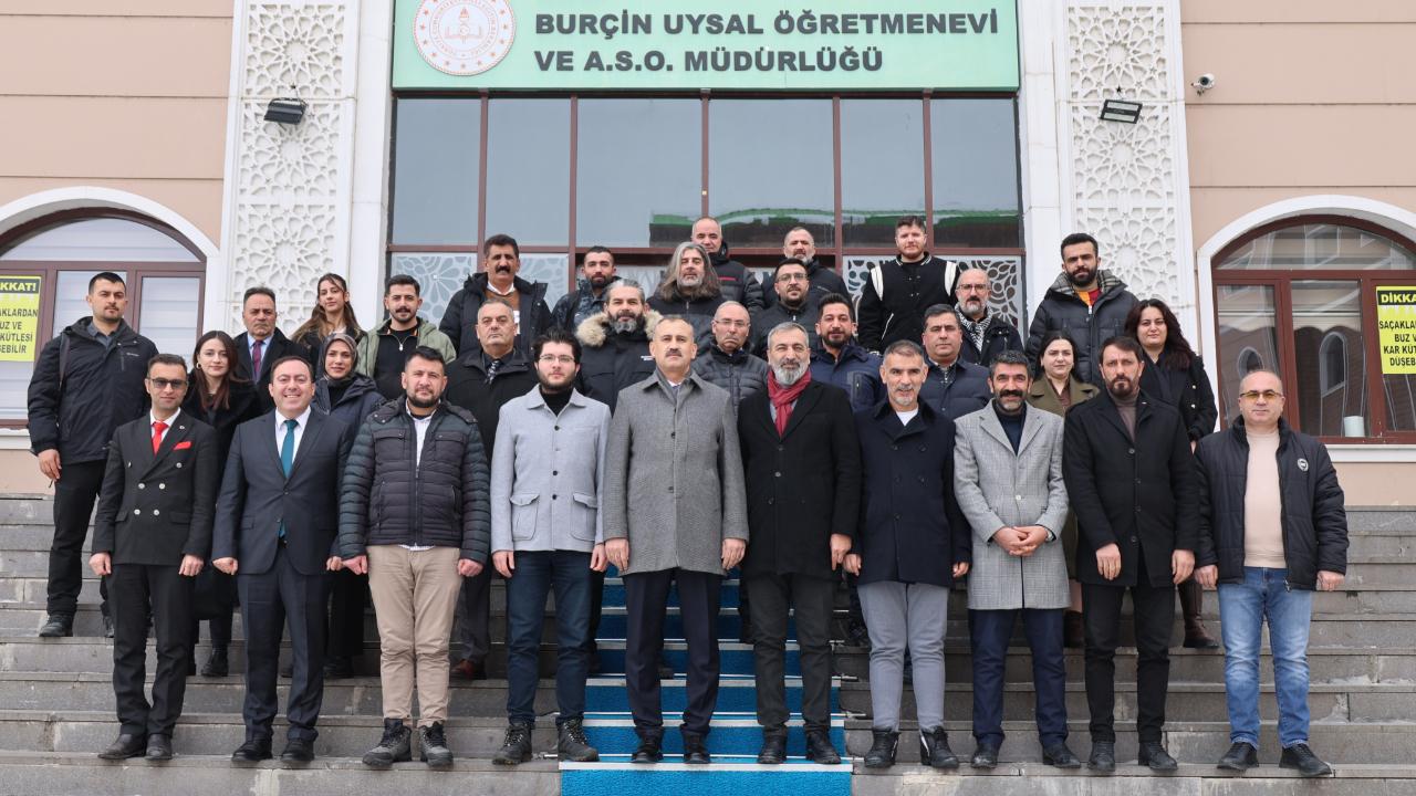 Ağrı Valisi Önder Bozkurt, Basın Mensuplarıyla Bir Araya Geldi