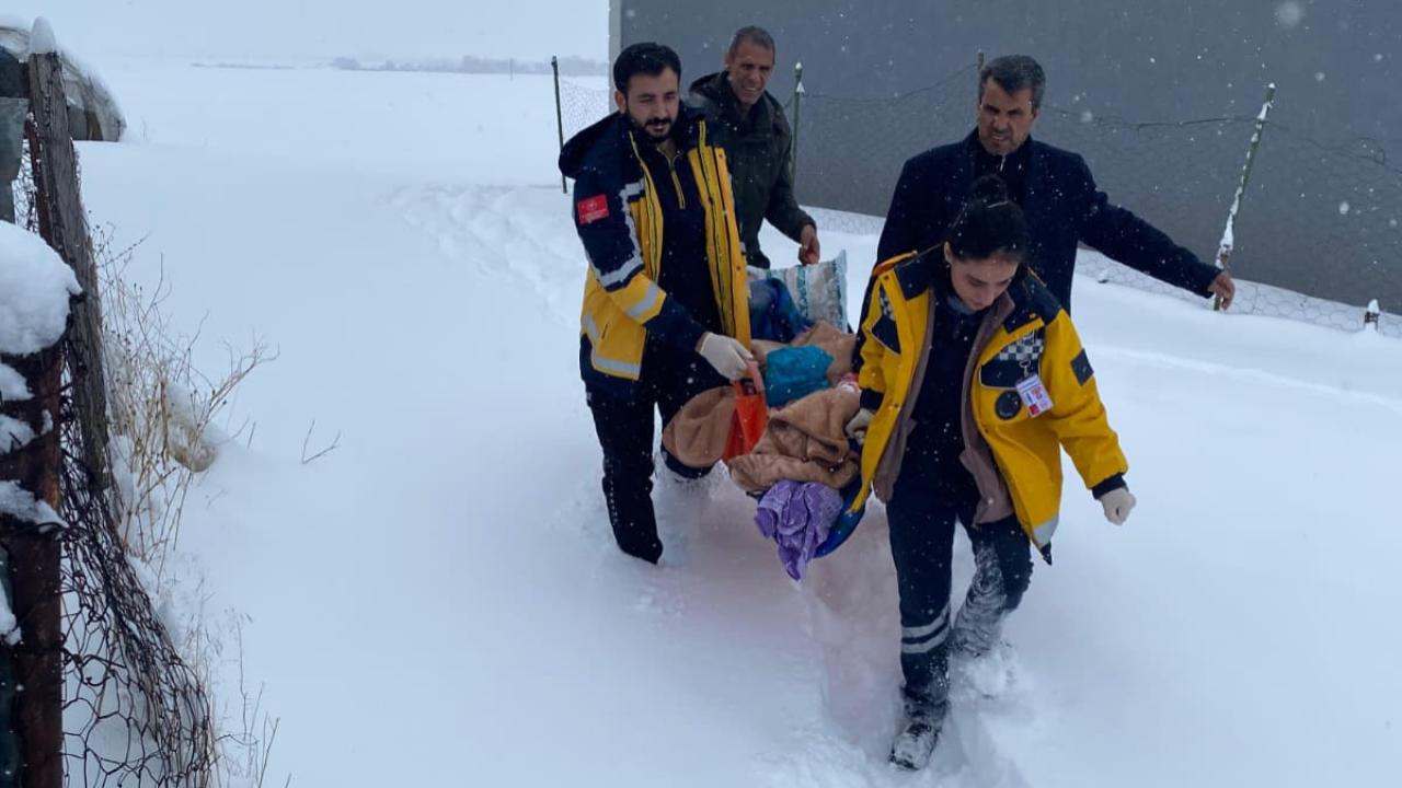 Ağrı’da 82 Yaşındaki Hasta İçin Ekipler Harekete Geçti