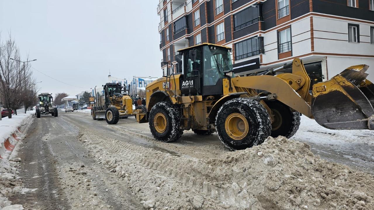 Ağrı’da ekipler yaya ve araç güvenliği için sahada