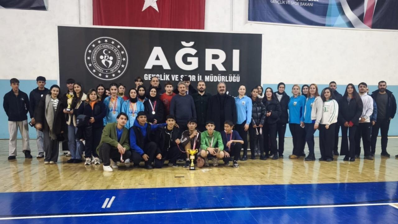 Ağrı’da Genç Sporcular Masa Tenisi İl Birinciliği İçin Yarıştı