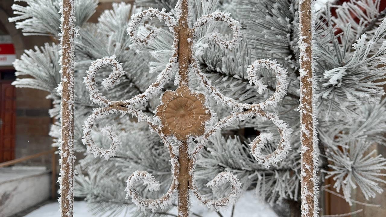Ağrı’da hava yine buz kesti