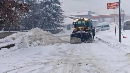 Ağrı’da Karla Mücadele Çalışmaları Aralıksız Sürüyor