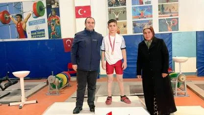Ağrı’da Okul Sporları Halter Müsabakaları Nefes Kesti
