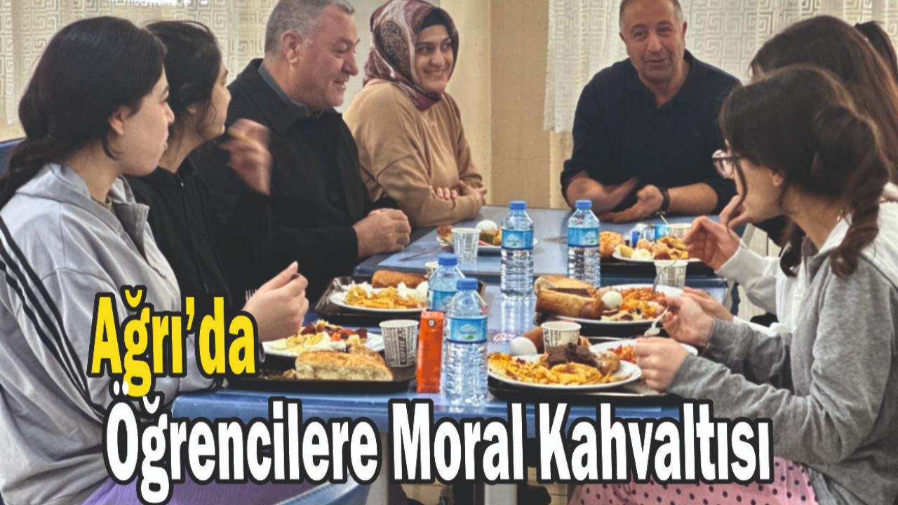 Ağrı’da Sınav Öncesi Öğrencilere "Moral Kahvaltısı"