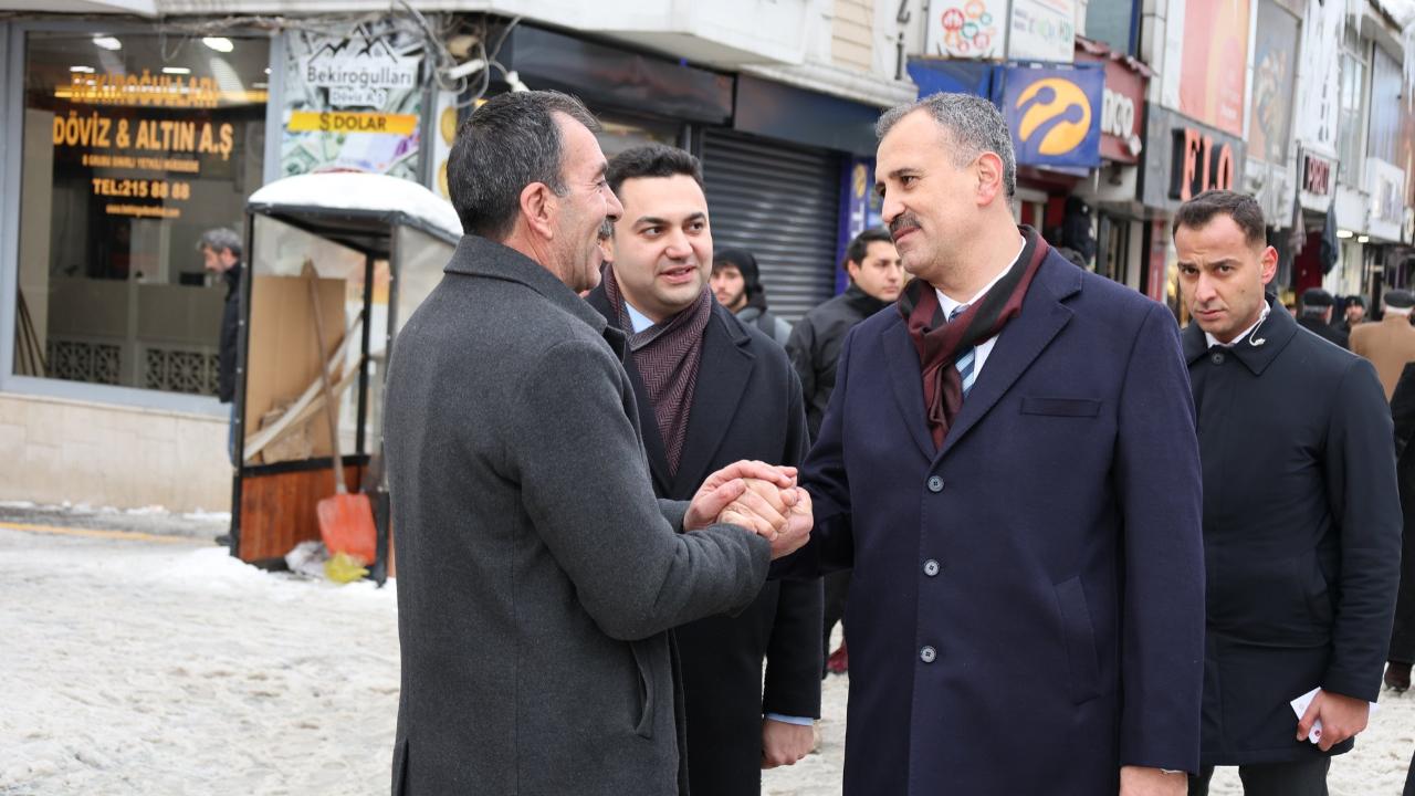 Ağrı’nın yeni valisi ayağının tozuyla sahaya indi