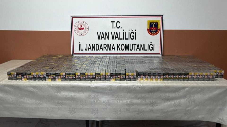 Başkale’de bin 540 paket gümrük kaçağı sigara ele geçirildi