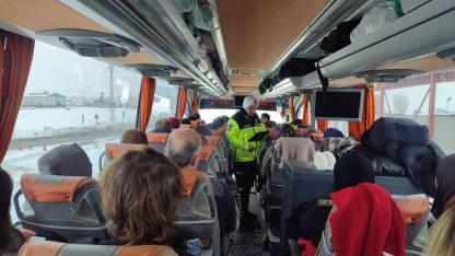 Çaldıran’da Yolcu Otobüslerinde Trafik Güvenliği Eğitimi