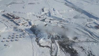 (Videolu Haber) Diyadin’de kaplıca suları soğuk havada masalsı görüntüler oluşturdu