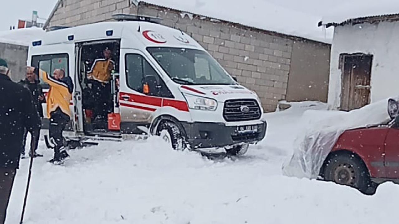 Eleşkirt’te kapanan köy yolları açıldı, 3 hasta ambulansla kurtarıldı
