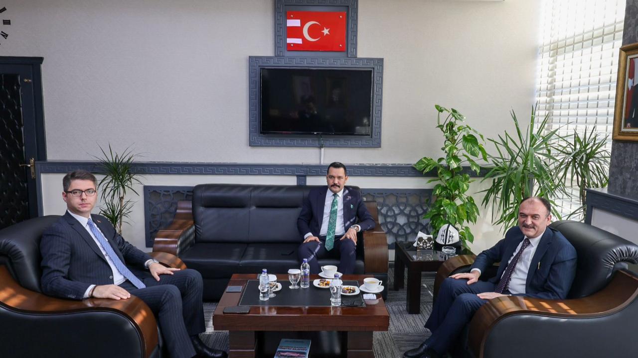 Erciş Kaymakam Karaloğlu ve Muradiye Kaymakamı Türkmenoğlu’ndan İl Milli Eğitim Müdürü Çandıroğlu’na Hayırlı Olsun Ziyareti