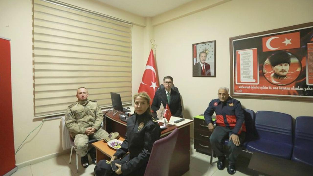 Erciş Kaymakamı Murat Karaloğlu’ndan İtfaiye Personeline Yeni Yıl Ziyareti