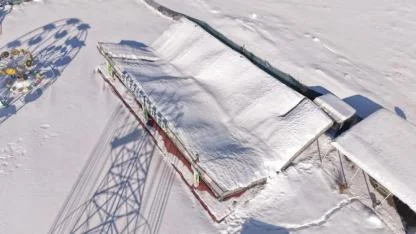 Erciş’te Kar Nedeniyle Lunaparkta Çatı Çöktü