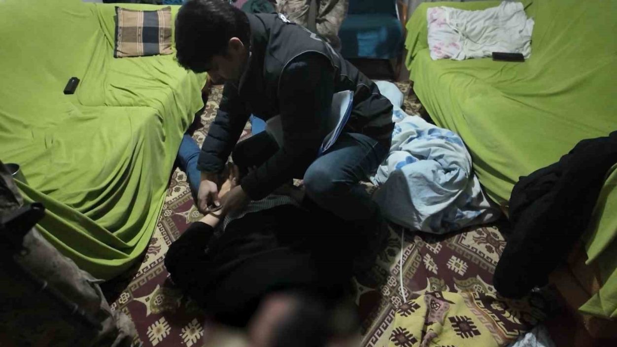 Iğdır’da torbacılara darbe: 15 adrese eş zamanlı operasyon