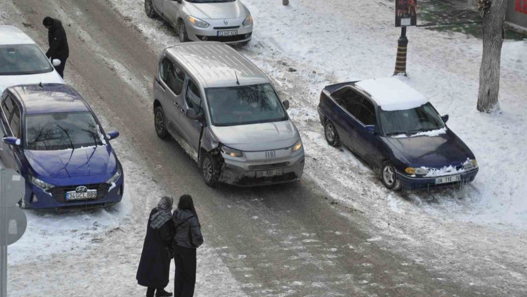 Kars’ta trafiğe kayıtlı araç sayısı 54 bin 850’ye ulaştı