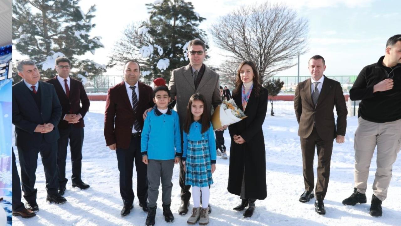 Kaymakam Karaloğlu Öğrencilerin Karne Heyecanına Ortak Oldu