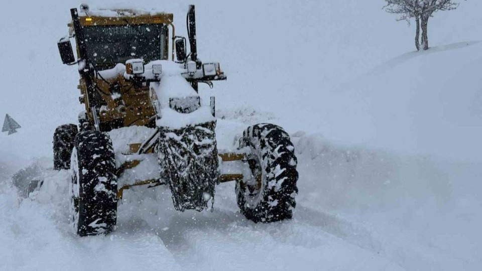 Muş’ta 121 köy yolu ulaşıma kapandı