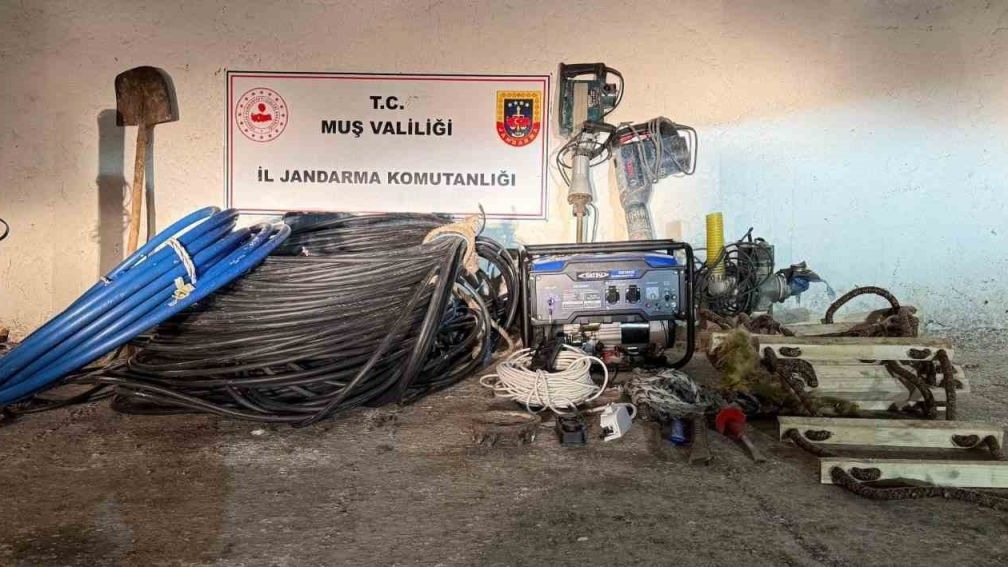 Muş’ta kaçak kazı operasyonu: 2 gözaltı