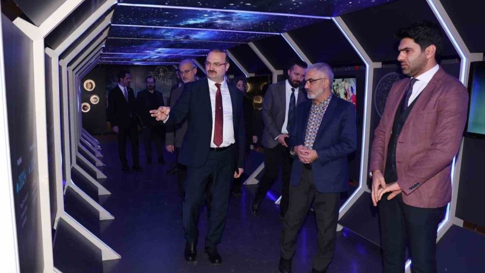 Rektör Hacımüftüoğlu’ndan Bilim Erzurum’a ziyaret: "Gelecek vizyonumuz gençlerimizin hayalleriyle güçleniyor"