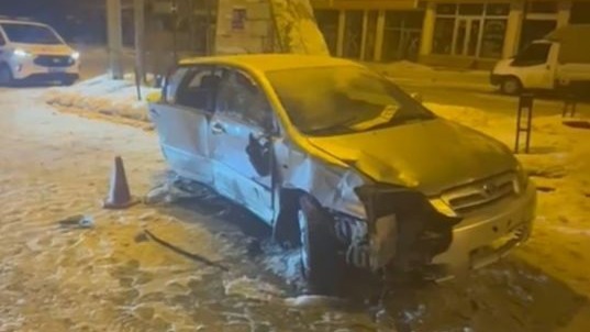 Sarıkamış’ta trafik kazası: 3 yaralı
