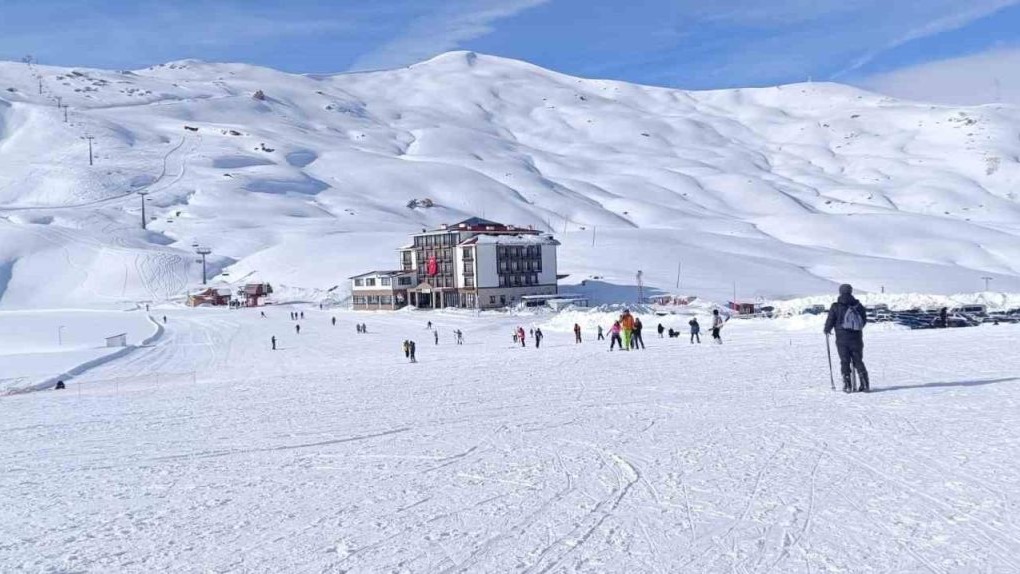 Soğuk hava kayak keyfini gölgede bıraktı