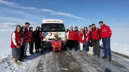 Türk Kızılay Patnos Şubesi Öğrencilerin Karne Sevincine Ortak Oldu