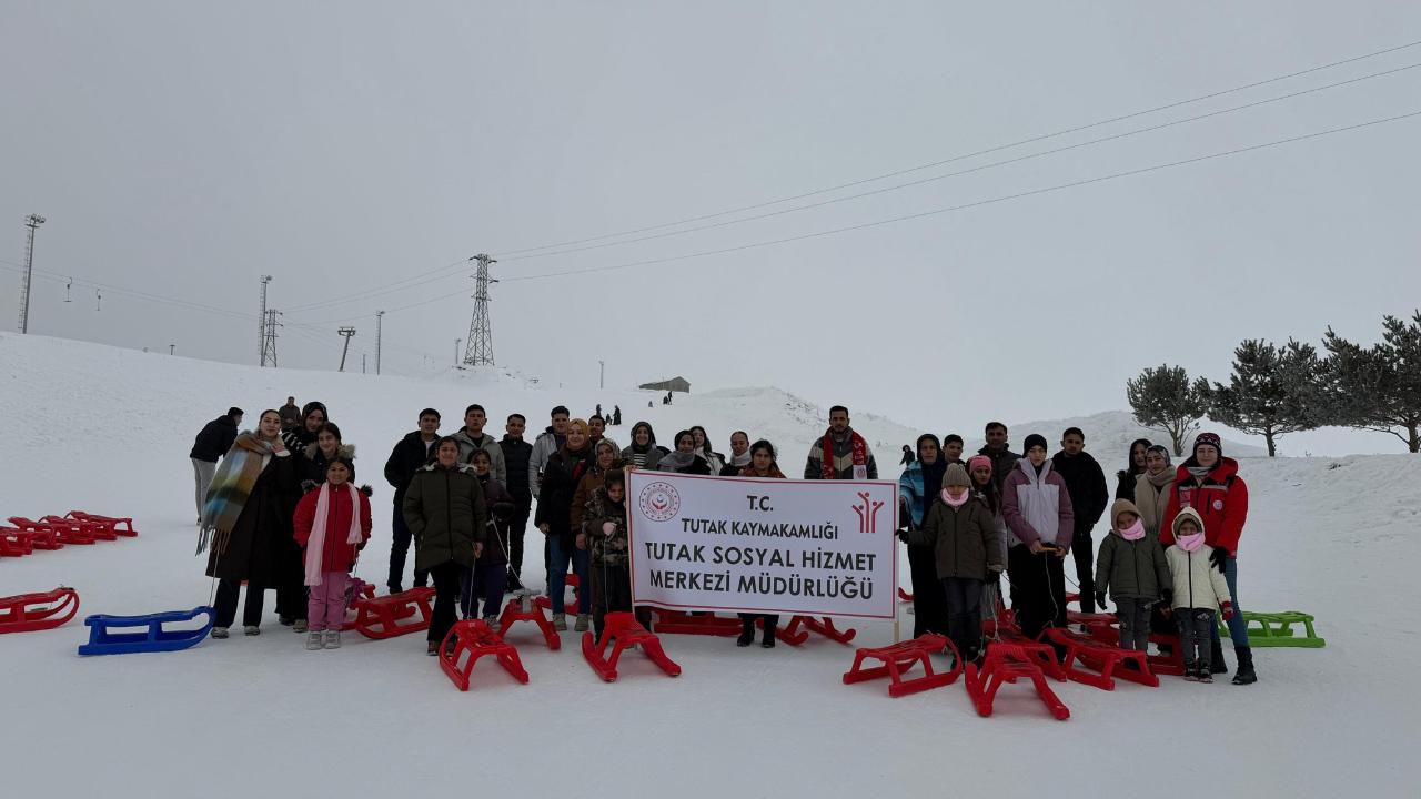 Tutaklı Öğrenciler Küpkıran Kayak Merkezi’nde Kışın Tadını Çıkardı