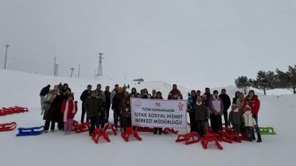 Tutaklı Öğrenciler Küpkıran Kayak Merkezi’nde Kışın Tadını Çıkardı