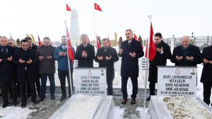 Vali Bozkurt, görevinin ilk gününde şehitlerimizi rahmetle andı