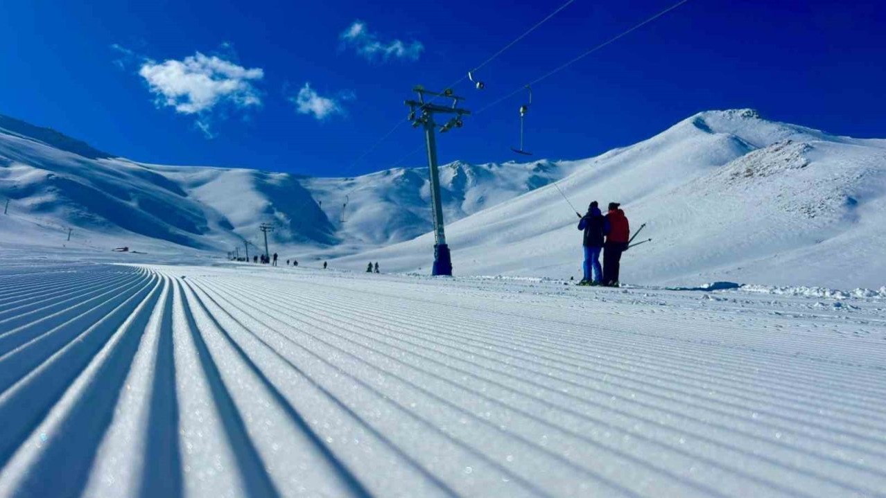 Yoğun kar yağışı Abalı Kayak Merkezi’ni yeniden hareketlendirdi