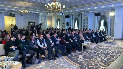 HAK-İŞ’in "Türkiye kadın buluşmaları" programı Van’da düzenlendi